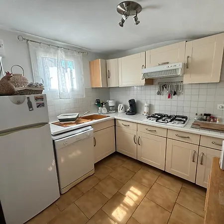 Cosy Avec Piscine ,parking Et Jardin Villeneuve-les-Avignon