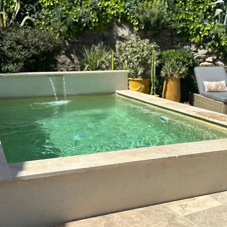 Cosy Avec Piscine ,parking Et Jardin