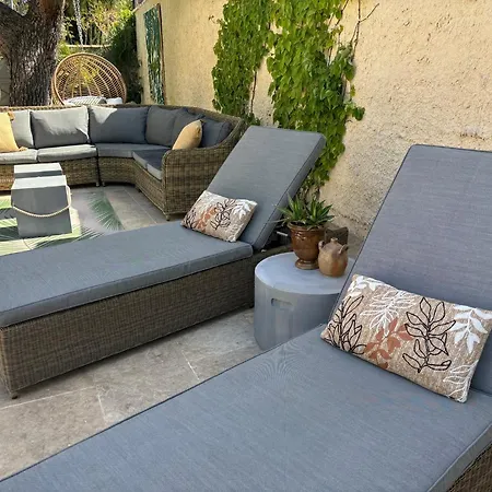 Cosy Avec Piscine ,parking Et Jardin