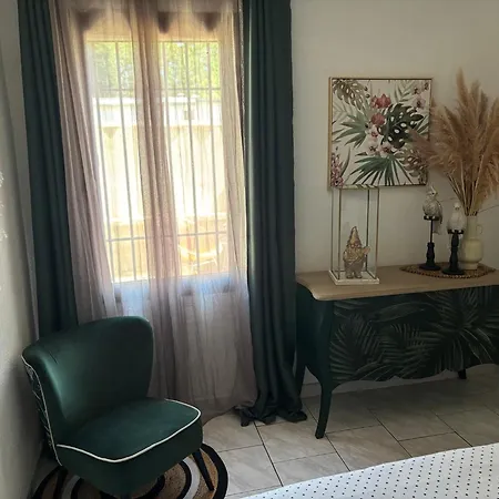 Cosy Avec Piscine ,parking Et Jardin