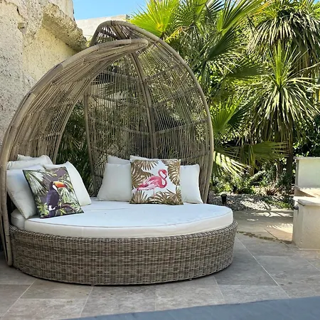 Cosy Avec Piscine ,parking Et Jardin